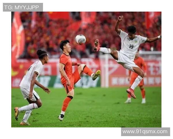 街头偶遇足球明星瞬间记录球迷热情与偶像互动的精彩视频 街头偶遇足球明星瞬间记录球迷热情与偶像互动的精彩视频